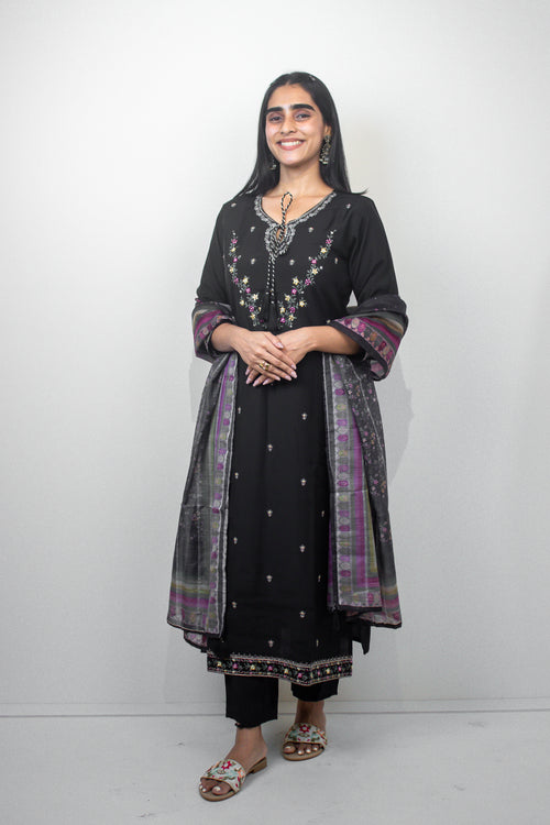 Classic Embroidery suit set
