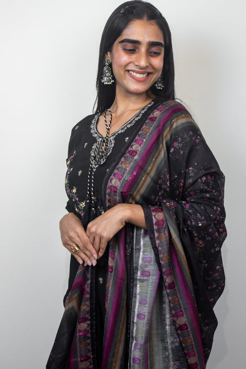 Classic Embroidery suit set