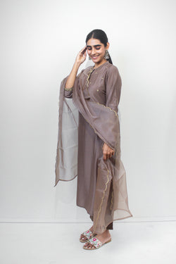 Embroidery silk suit – set of 3